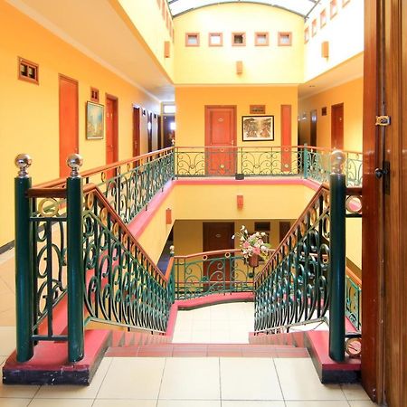 Hotel Pasah Asi Surabaya Exterior photo