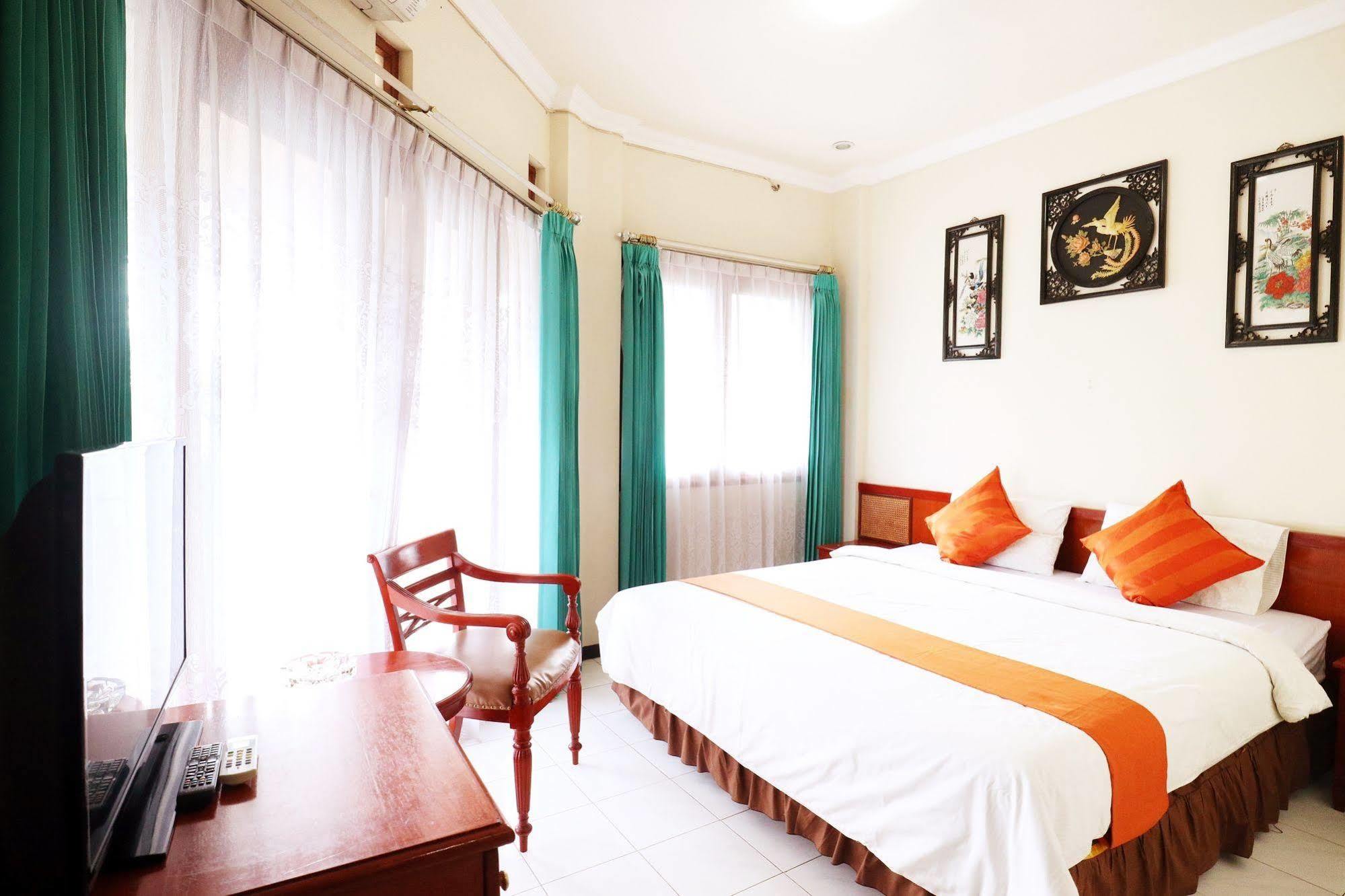 Hotel Pasah Asi Surabaya Exterior photo