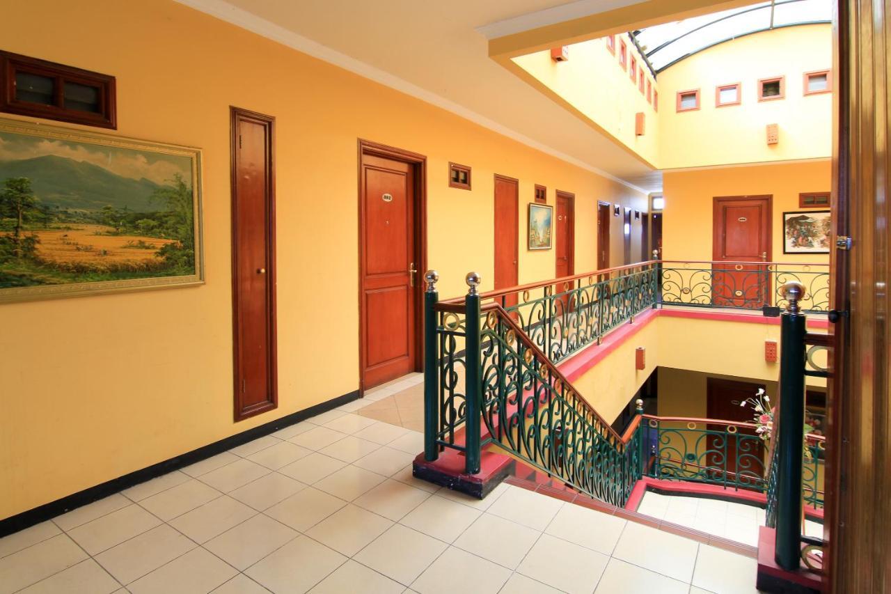Hotel Pasah Asi Surabaya Exterior photo