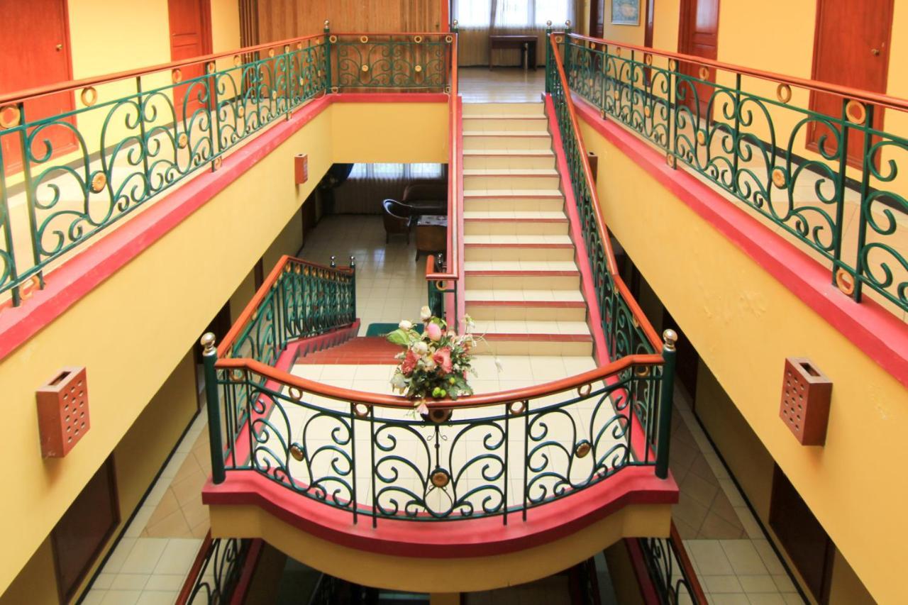 Hotel Pasah Asi Surabaya Exterior photo